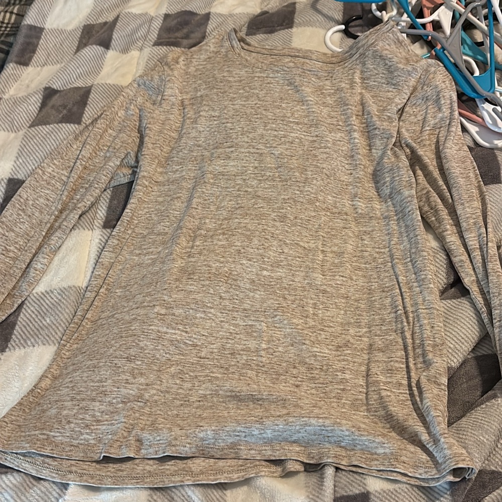 Lot of long sleeve tops
